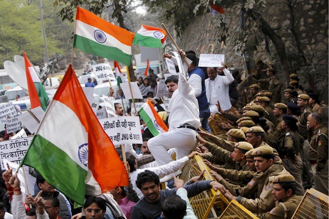 duprotests:kanhaiyaumarnajeebsmotherjoinantiabvpmarch